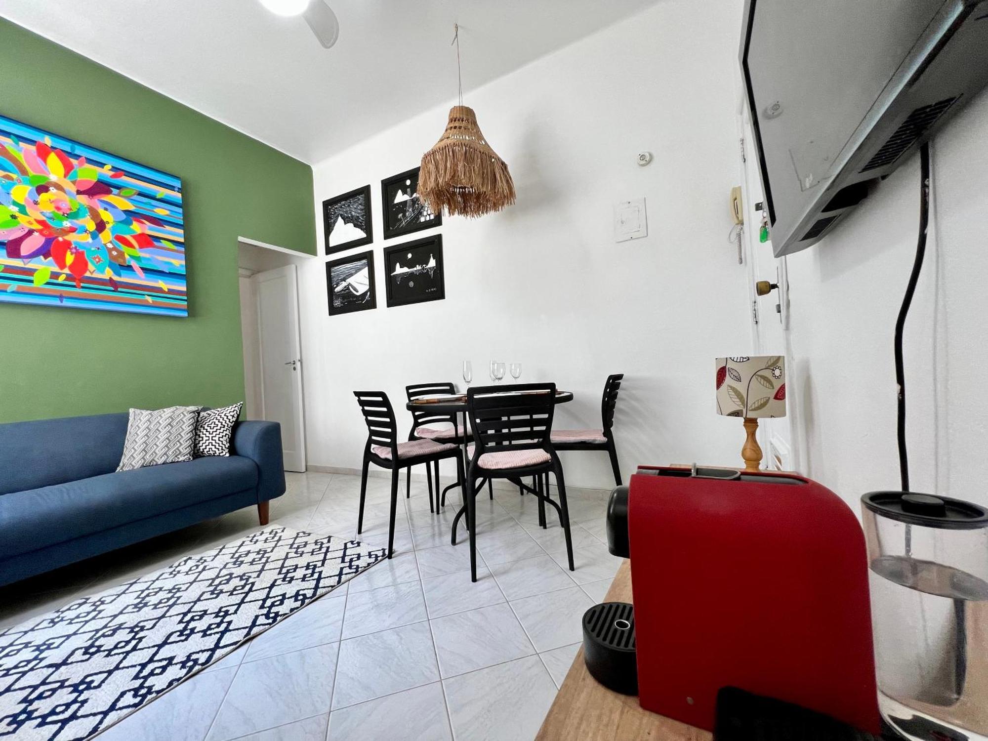 Apartemen Charming 1 Block From Ipanema