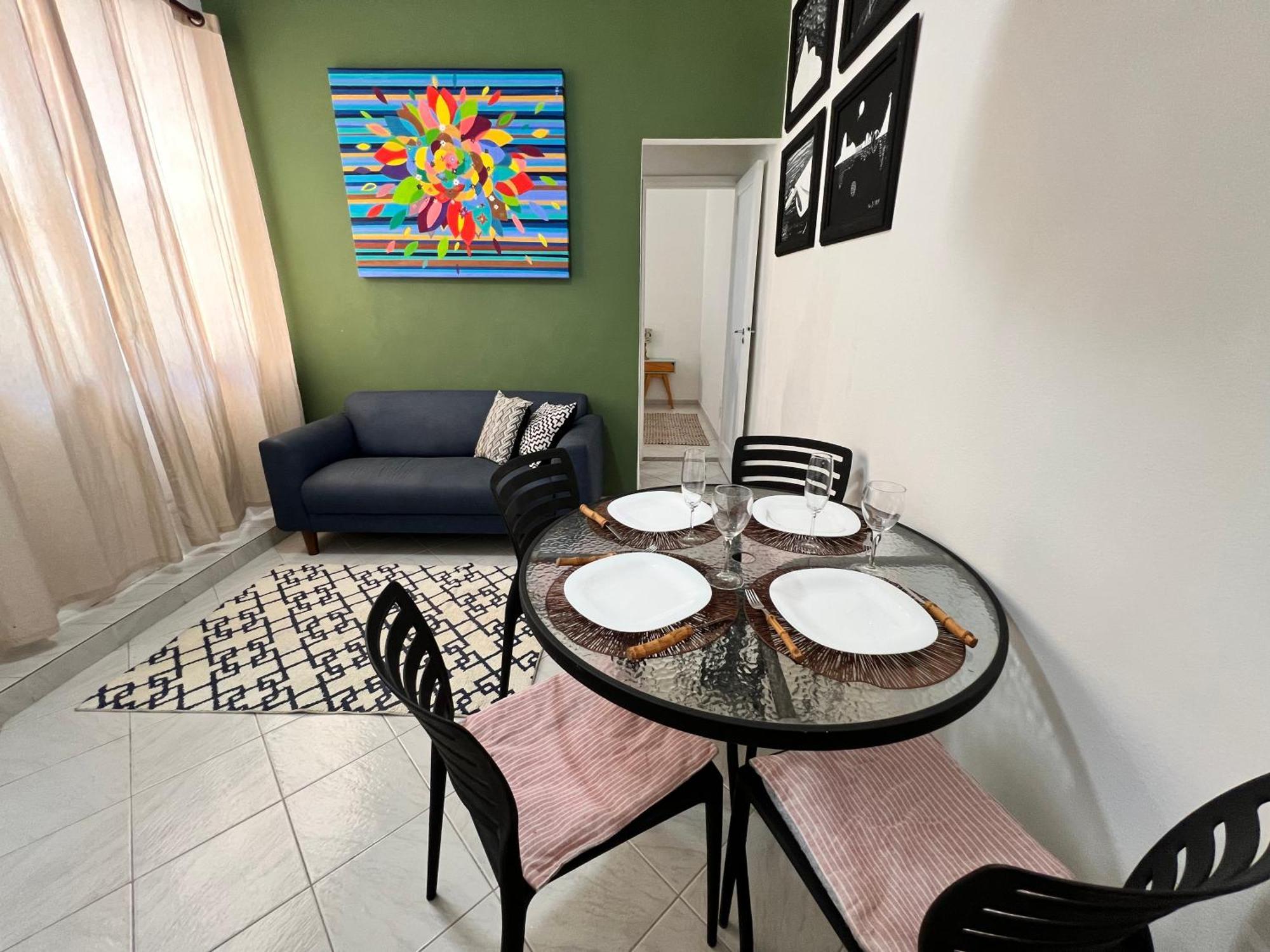 Apartemen Charming 1 Block From Ipanema