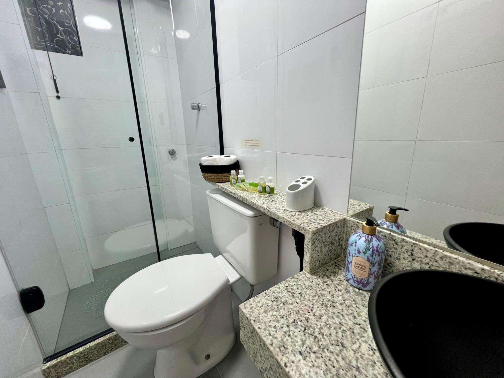 Charming 1 Block From Ipanema Apartemen